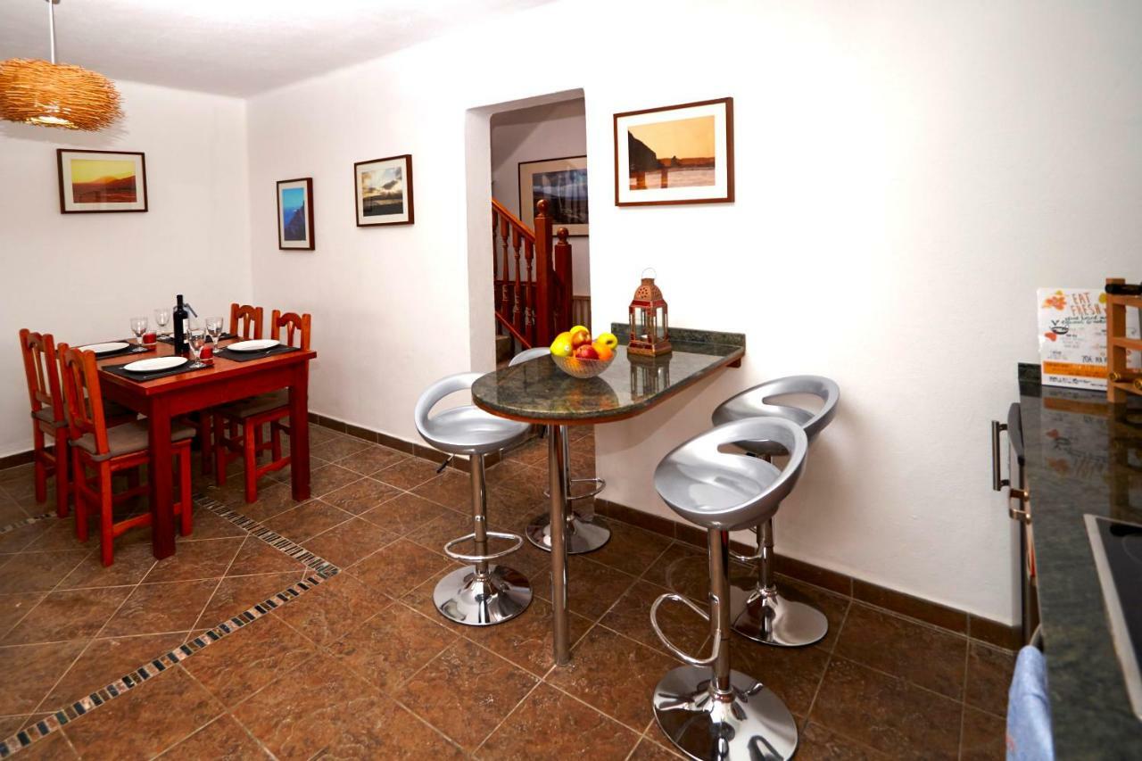 Casa Margarita - Shared Pool - Close To Seafront Promenade Punta Mujeres エクステリア 写真
