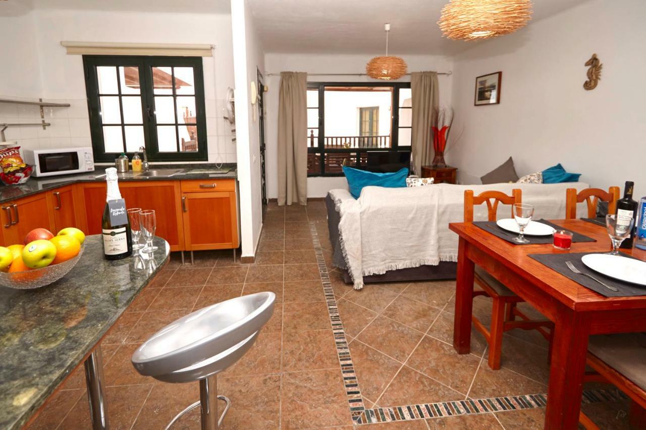 Casa Margarita - Shared Pool - Close To Seafront Promenade Punta Mujeres エクステリア 写真